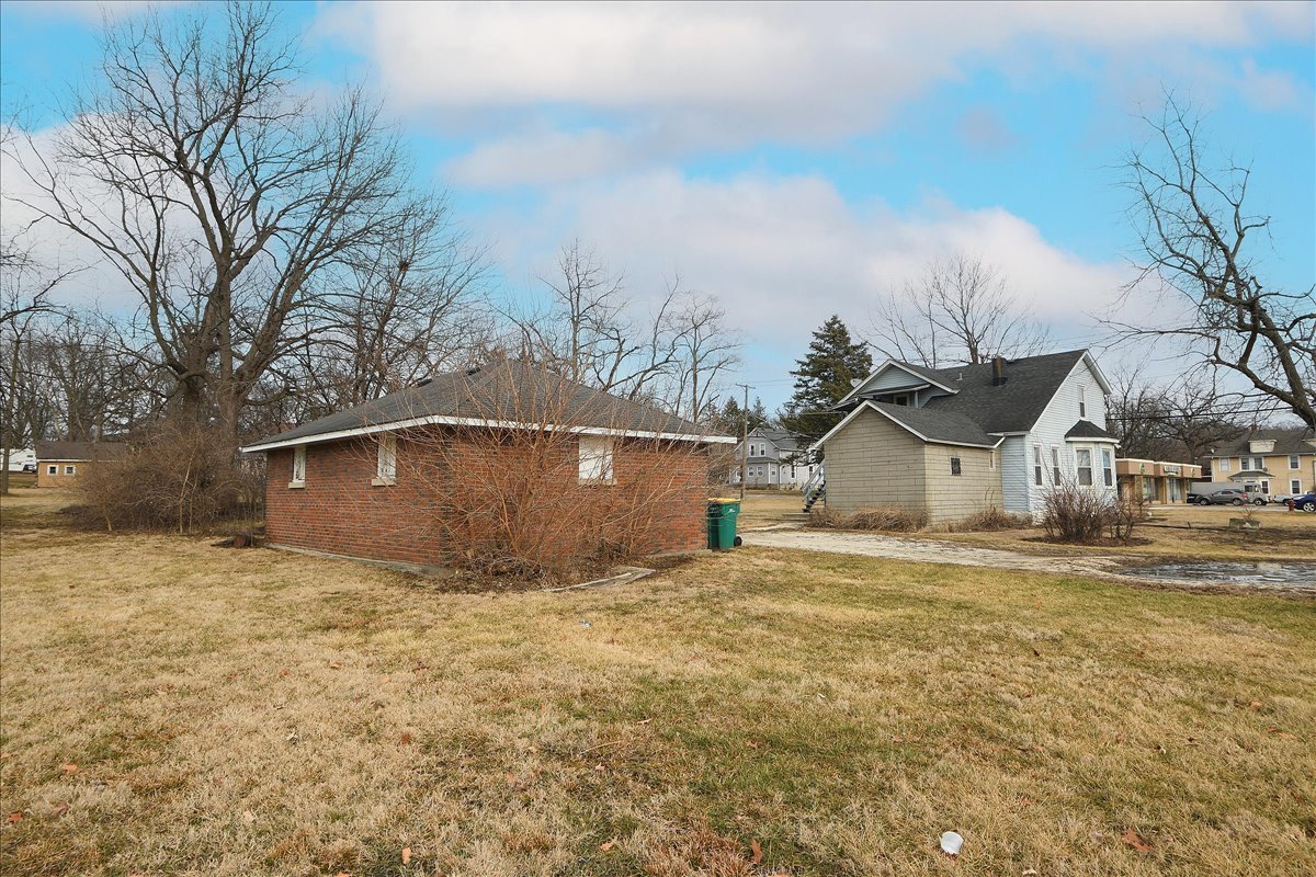 1121 Richards Street Joliet, IL 60433 - Photo 4 of 33