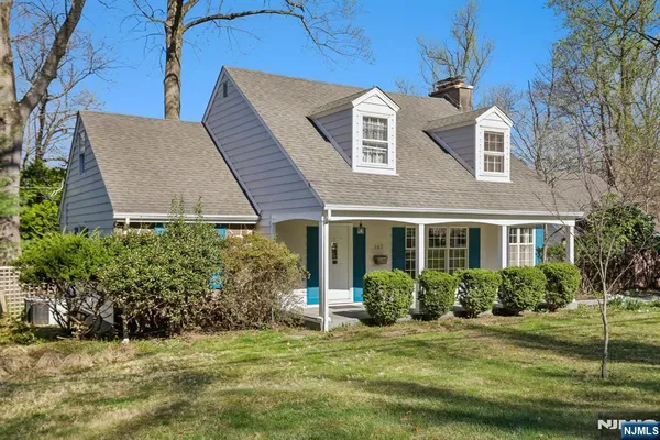 $1,150,000 | 162 Anderson Avenue, Closter, NJ 07624