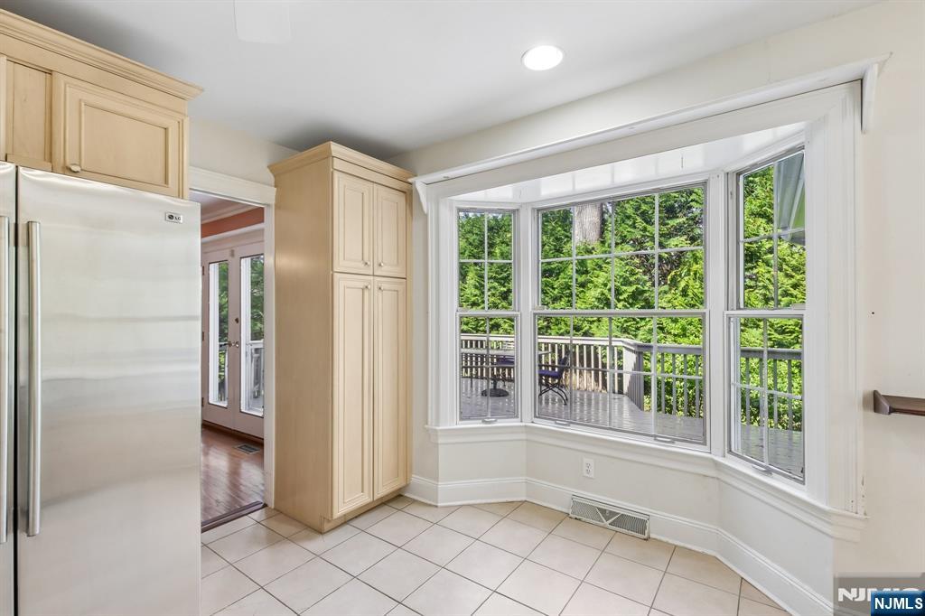 162 Anderson Avenue Closter, NJ 07624 - Photo 11 of 41