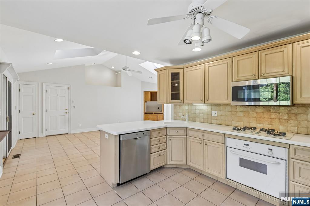 162 Anderson Avenue Closter, NJ 07624 - Photo 13 of 41