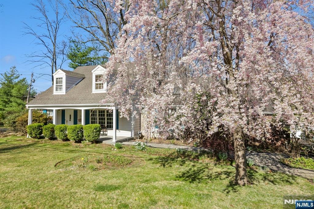 162 Anderson Avenue Closter, NJ 07624 - Photo 3 of 41