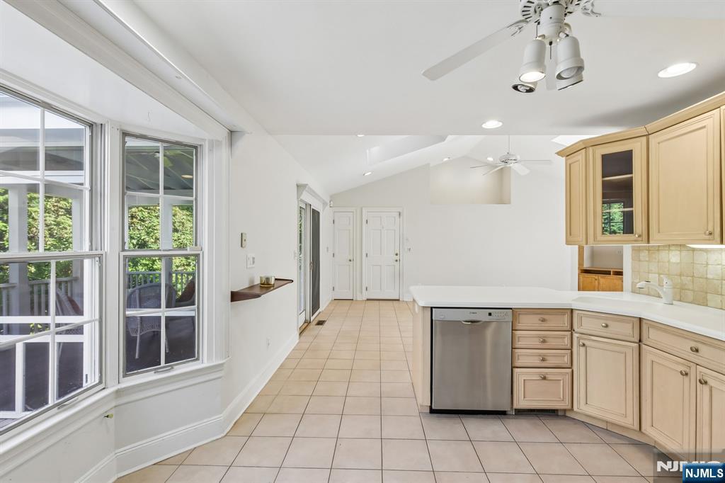 162 Anderson Avenue Closter, NJ 07624 - Photo 10 of 41