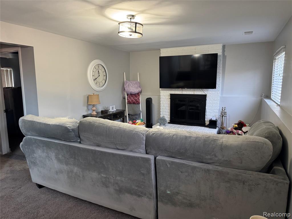 24145 Cottrell Clinton Township, MI 48035 - Photo 4 of 14