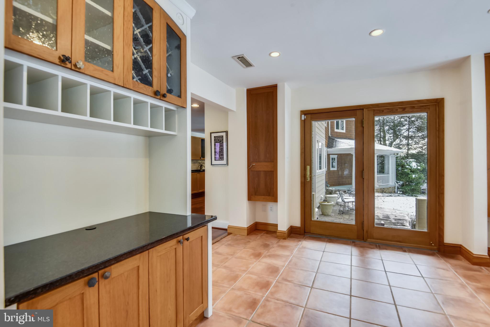 1220 Cavalier Road Arnold, MD 21012 - Photo 34 of 144 Butler's pantry with patio access