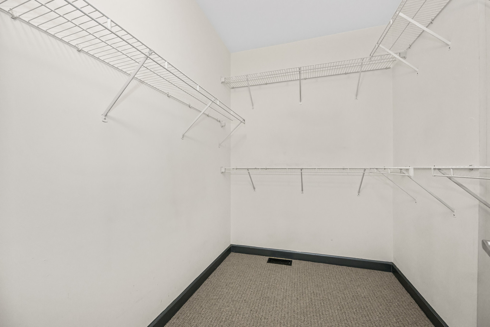 363 West Superior Street, Unit A Chicago, IL 60654 - Photo 11 of 18 a view of small space
