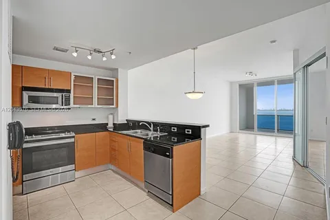 $515,000 | 725 Northeast 22nd Street, Unit 8B, Miami, FL 33137
