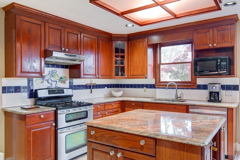 54 Flagg Road Southborough, MA 01772 - Photo 8 of 29 Gallery Image 8