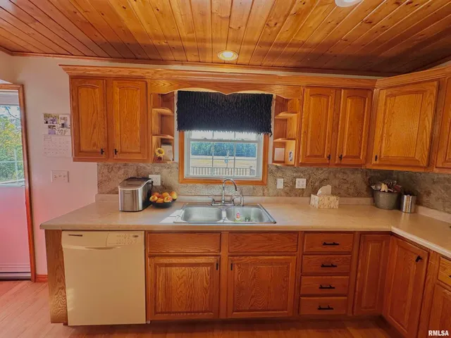 $335,000 | 878 County Road 600N, Sims, IL 62886