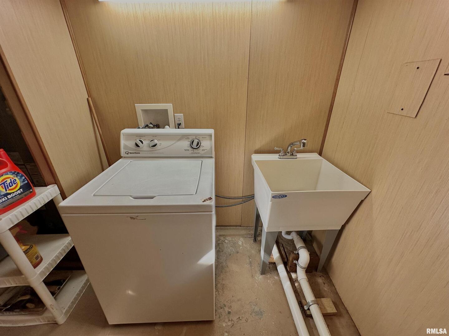 878 County Road 600N Sims, IL 62886 - Photo 56 of 82 a utility room with dryer and washer