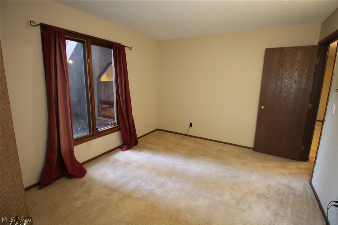 4695 Mayfield Road, Unit D South Euclid, OH 44121 - Photo 15 of 22 Bedroom 2 from closet