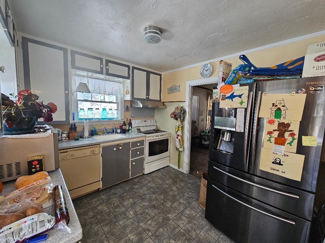 80172 Dodson Road Tygh Valley, OR 97063 - Photo 28 of 36 Kitchen