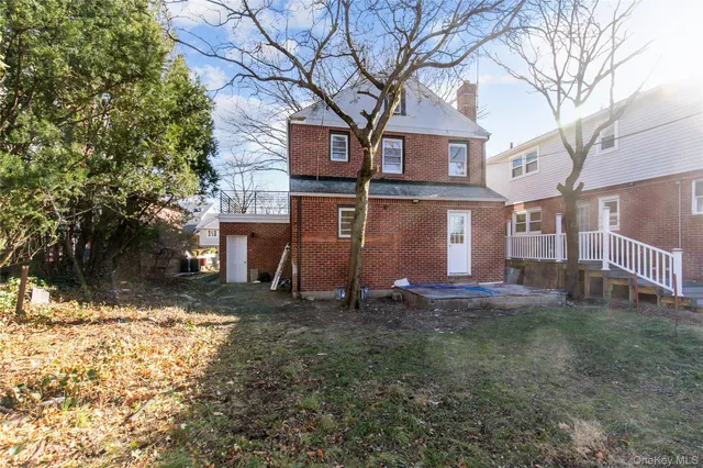 $1,488,000 | 251-05 51st Avenue | Little Neck