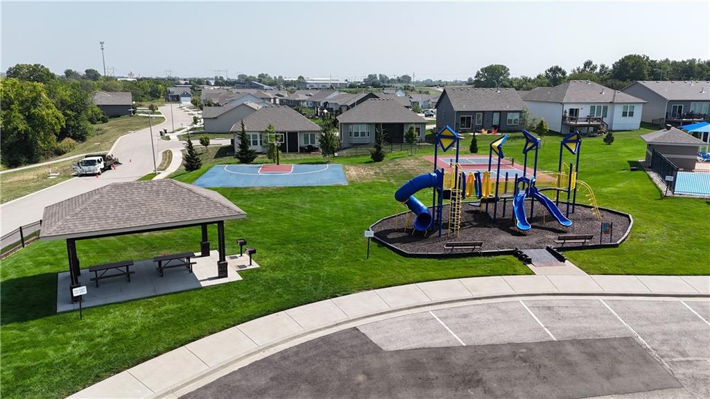 18833 Redbud Ln Spring Hill Spring Hill, KS 66083 - Photo 24 of 27