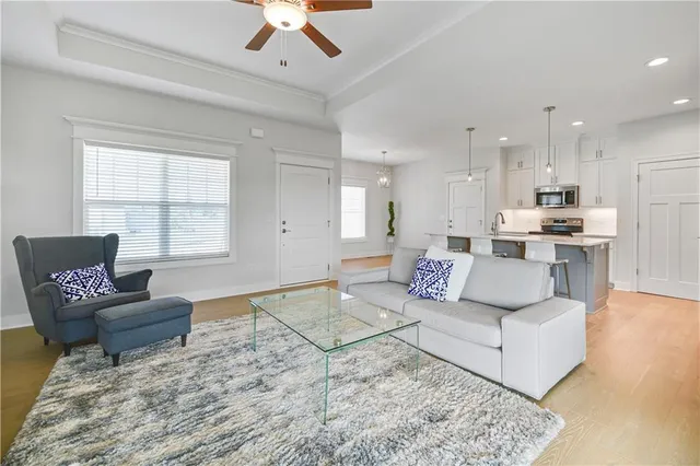 $389,500 | 18833 Redbud Ln Spring Hill, Spring Hill, KS 66083