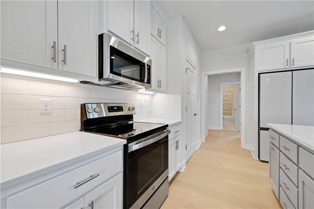 18833 Redbud Ln Spring Hill Spring Hill, KS 66083 - Photo 9 of 27