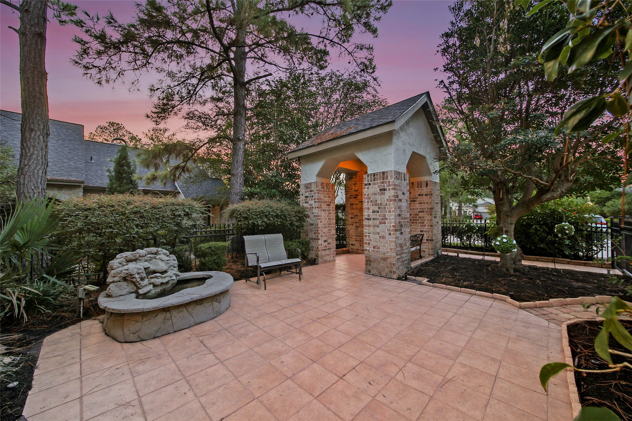1302 Avon Way Houston, TX 77339 - Photo 44 of 50 Gallery Image 44
