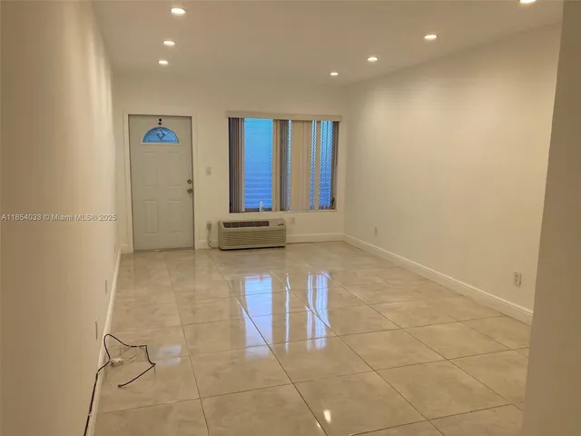 $170,000 | 7725 Carlyle Avenue, Unit 4, Miami Beach, FL 33141