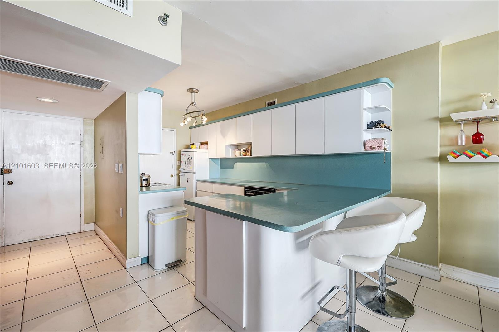 100 Lincoln Road, Unit 502 Miami Beach, FL 33139 - Photo 12 of 39 Gallery Image 12