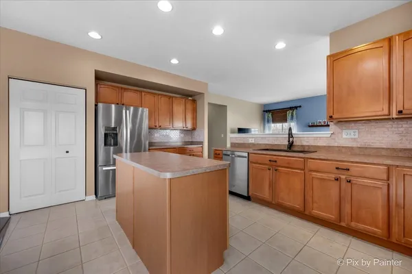 $399,900 | 2056 Deerpoint Lane, Yorkville, IL 60560