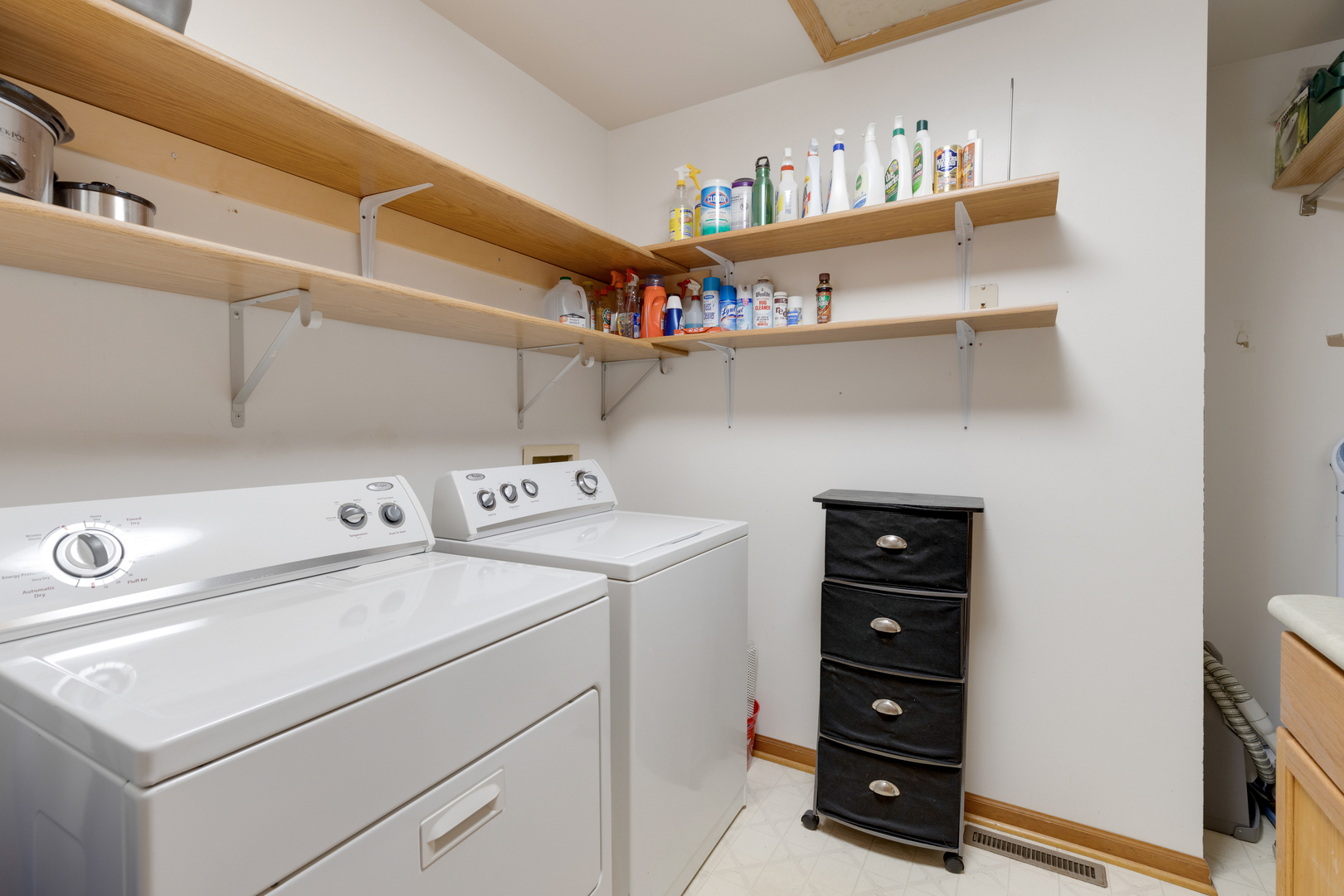 12402 Ridge Road Genoa, IL 60135 - Photo 20 of 31 a utility room with dryer and washer