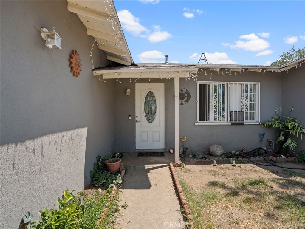 2795 West Victoria Street Rialto, CA 92376 - Photo 9 of 28