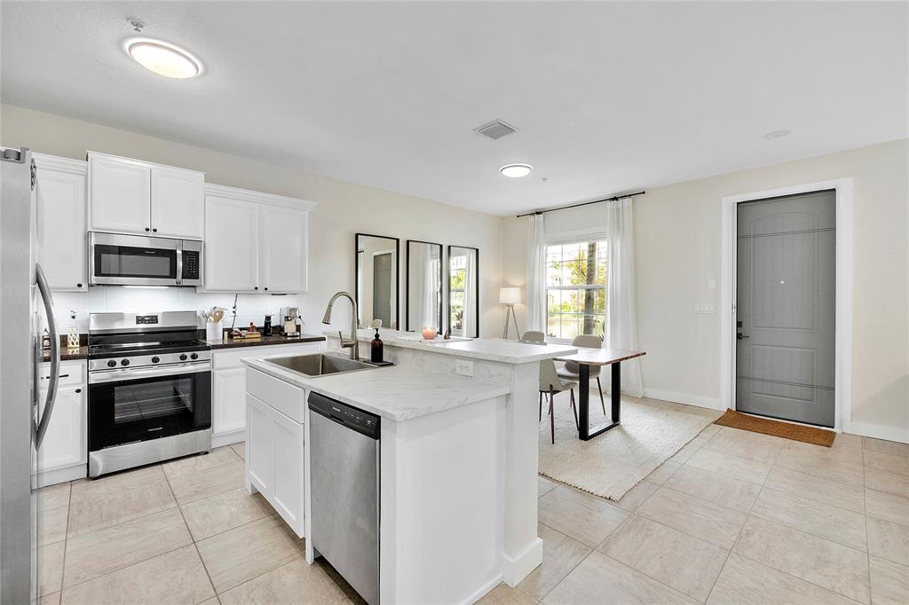 163 Southwest 7th Street Pompano Beach, FL 33060 - Photo 6 of 54