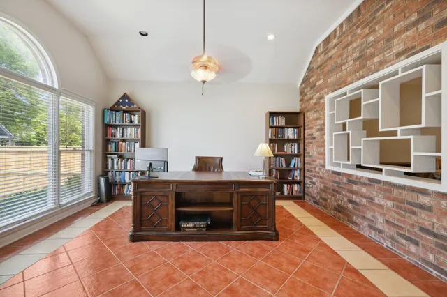 $2,850 | 130 Riverwalk Place, Memphis, TN 38103