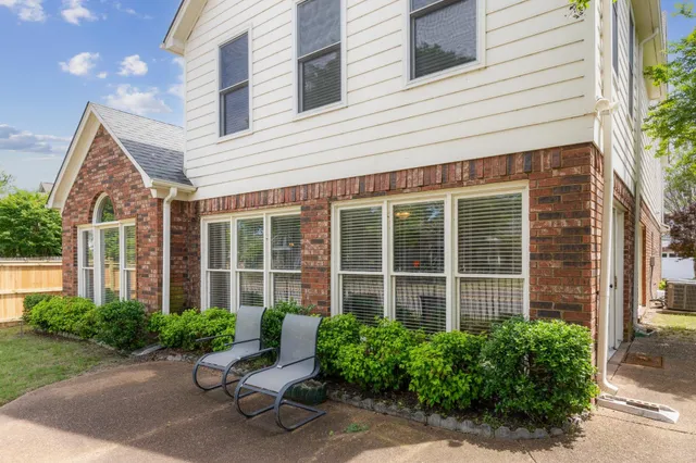 $2,850 | 130 Riverwalk Place, Memphis, TN 38103