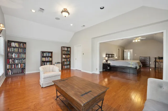 $2,850 | 130 Riverwalk Place, Memphis, TN 38103