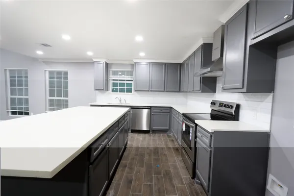 $1,800 | 10406 Townhall Lane, Sugar Land, TX 77498