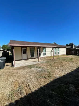 $1,800 | 10406 Townhall Lane, Sugar Land, TX 77498