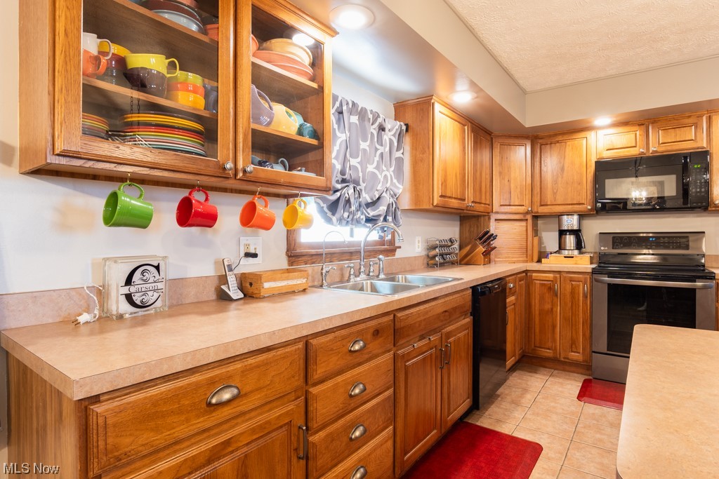 28309 Township Line Road East Rochester, OH 44625 - Photo 7 of 35 Tons of Hickory cabinets