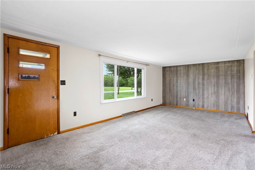 42578 Webster Road Lagrange, OH 44050 - Photo 5 of 35