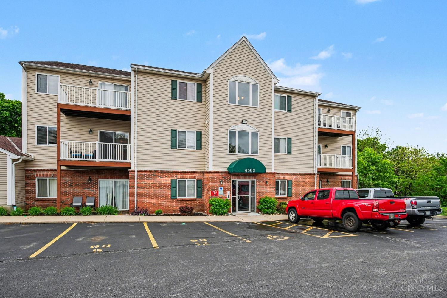 4563 Foley Road, Unit 11 Cincinnati, OH 45238 - Photo 1 of 16