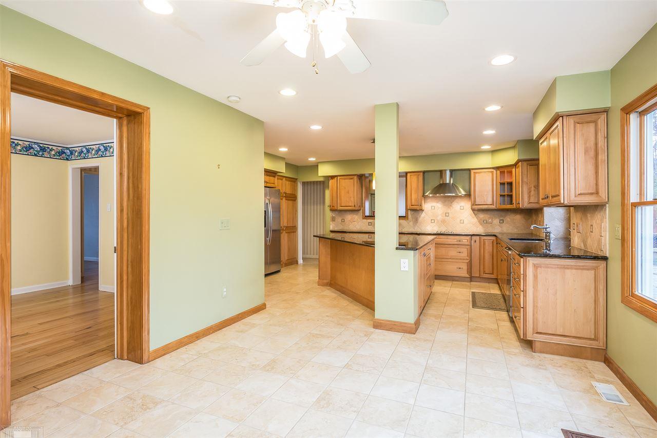 1630 Oxford Road Grosse Pointe, MI 48236 - Photo 20 of 50 Kitchen