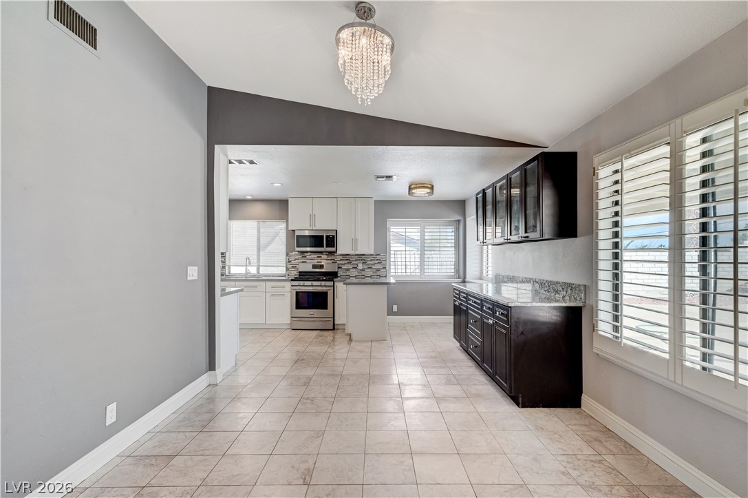 6635 Costa Brava Road Las Vegas, NV 89146 - Photo 11 of 59