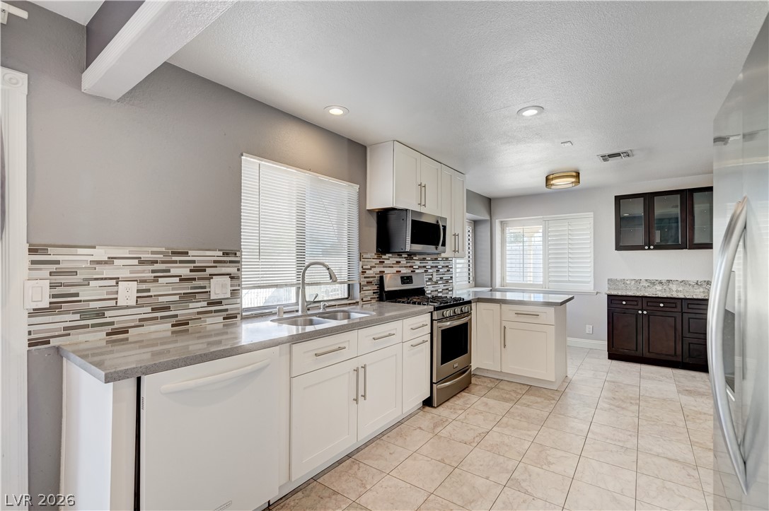 6635 Costa Brava Road Las Vegas, NV 89146 - Photo 18 of 59