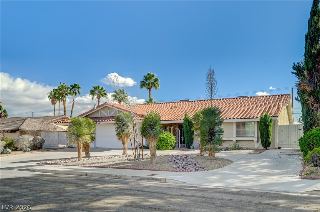 6635 Costa Brava Road Las Vegas, NV 89146 - Photo 2 of 59