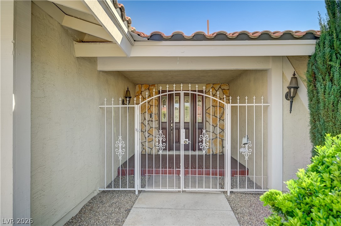 6635 Costa Brava Road Las Vegas, NV 89146 - Photo 4 of 59