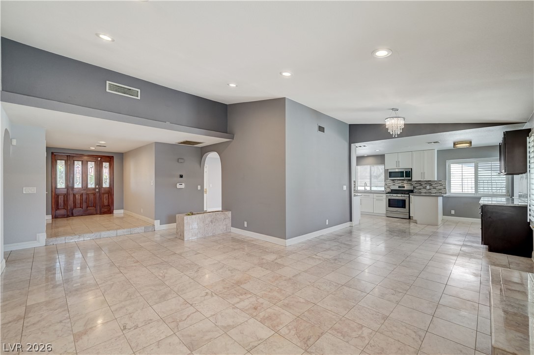 6635 Costa Brava Road Las Vegas, NV 89146 - Photo 6 of 59