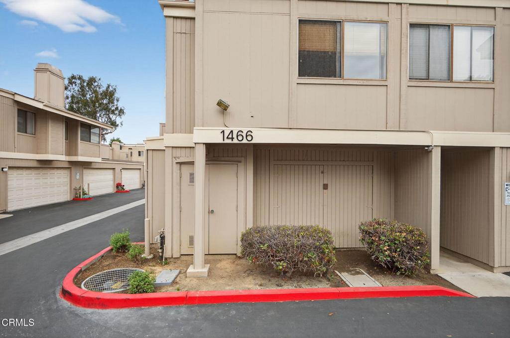 1466 San Simeon Court, Unit 2 Ventura, CA 93003 - Photo 34 of 41 a front view of a house