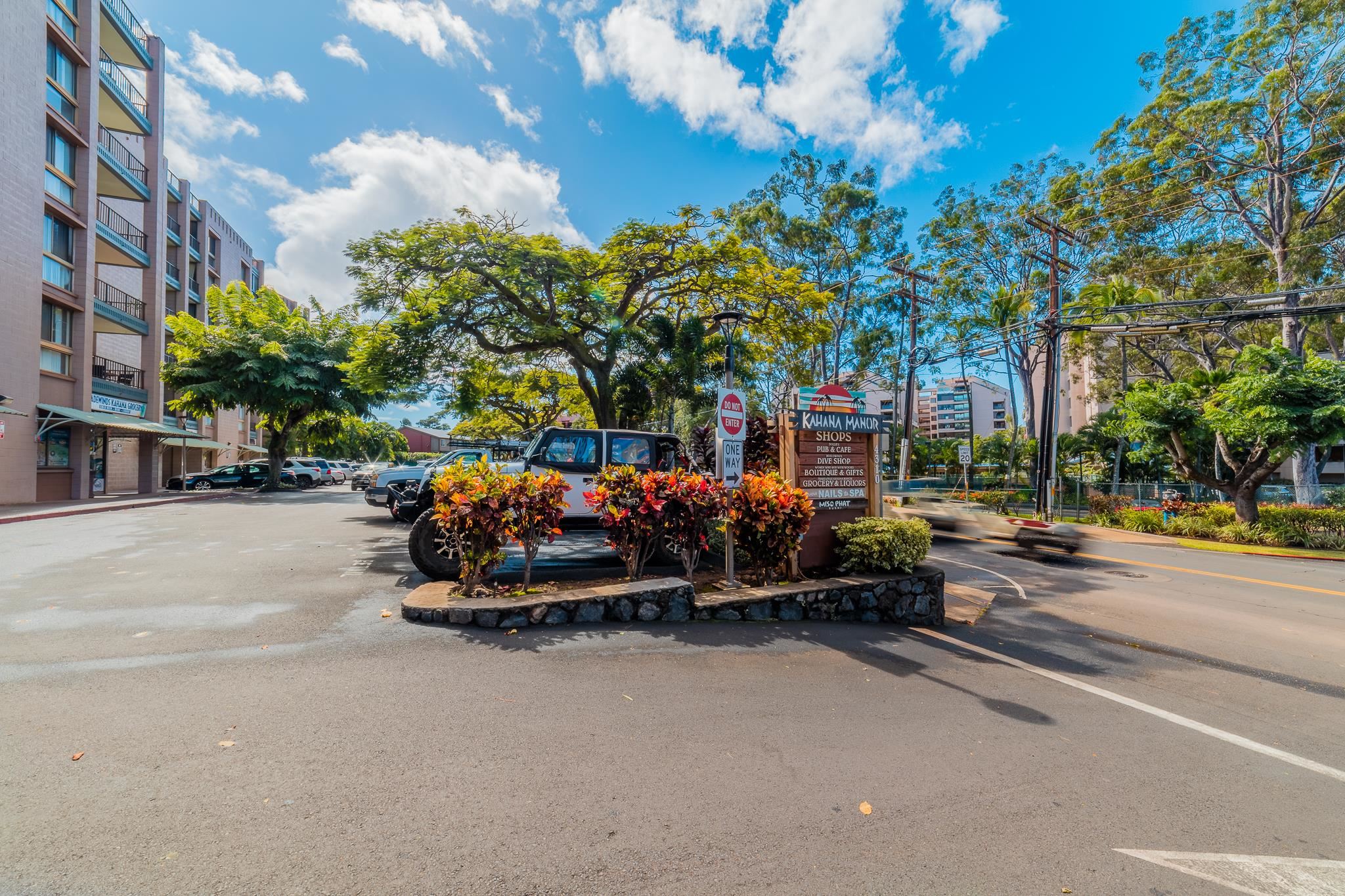 4310 Lower Honoapiilani Road, Unit 419 Lahaina, HI 96761 - Photo 29 of 32 a view of street with cars