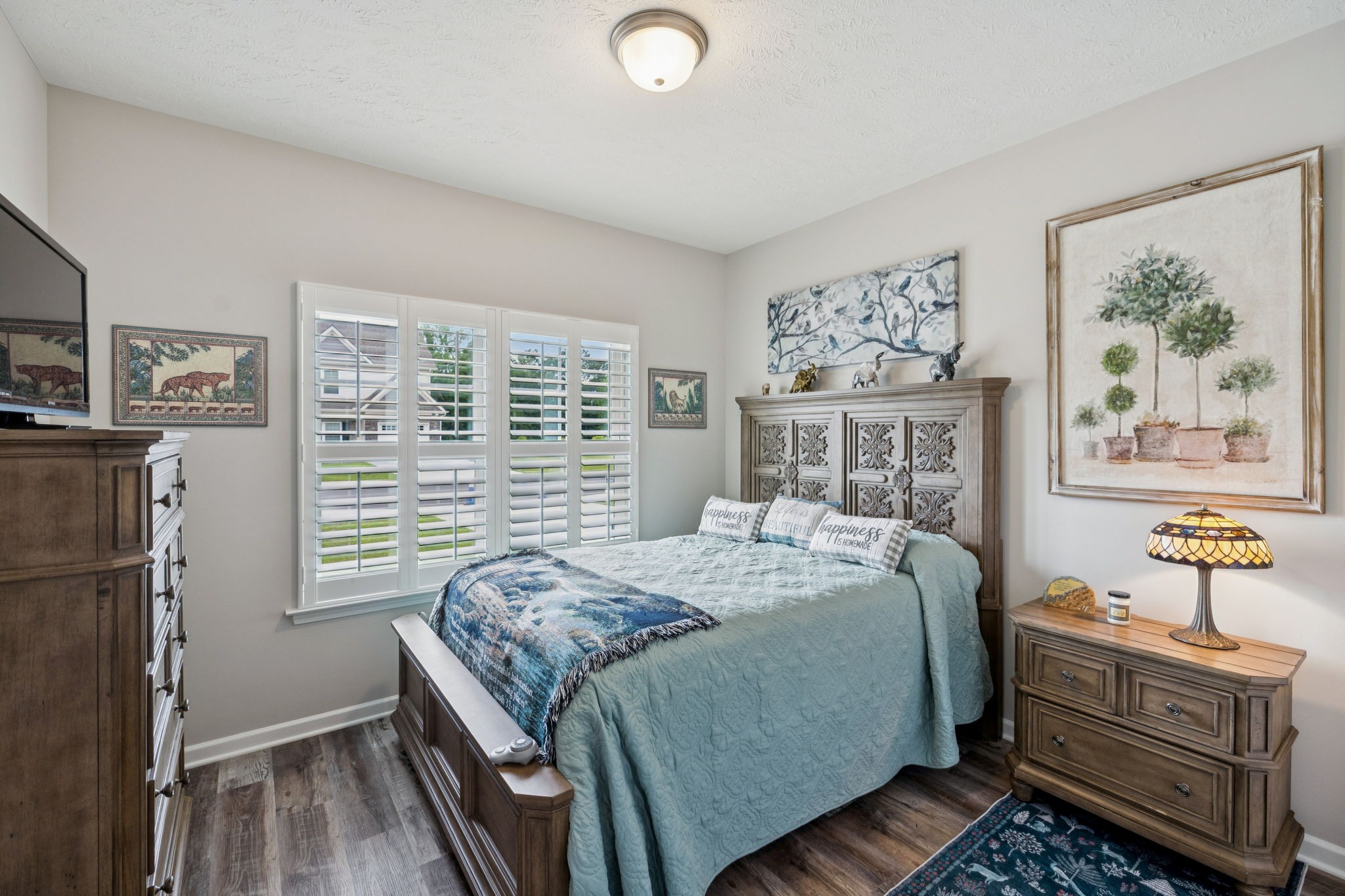 143 Creek Wood Road Manchester, TN 37355 - Photo 17 of 29 a bedroom with a bed and a window