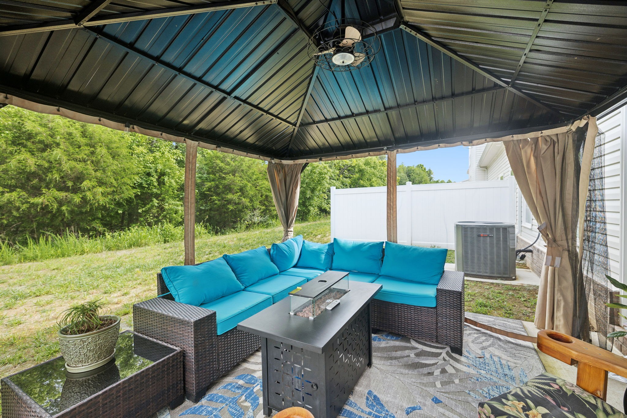143 Creek Wood Road Manchester, TN 37355 - Photo 27 of 29 a view of an outdoor sitting area with furniture