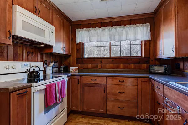 $499,000 | 4050 Pickens Highway, Rosman, NC 28772