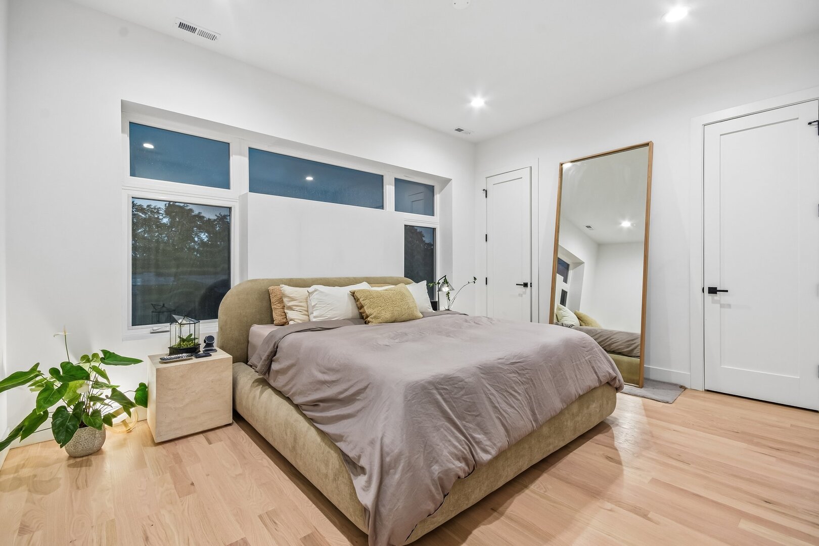 1334 West Rosedale Avenue, Unit 3 Chicago, IL 60660 - Photo 11 of 34 Gallery Image 11