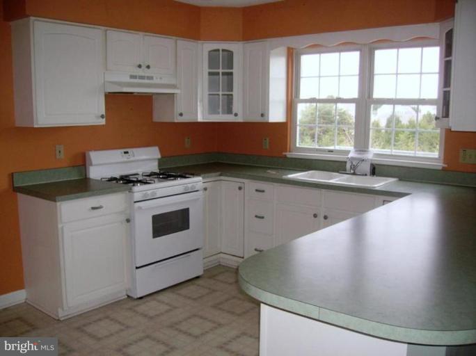 115 Canyon Road Winchester, VA 22602 - Photo 3 of 25 Kitchen