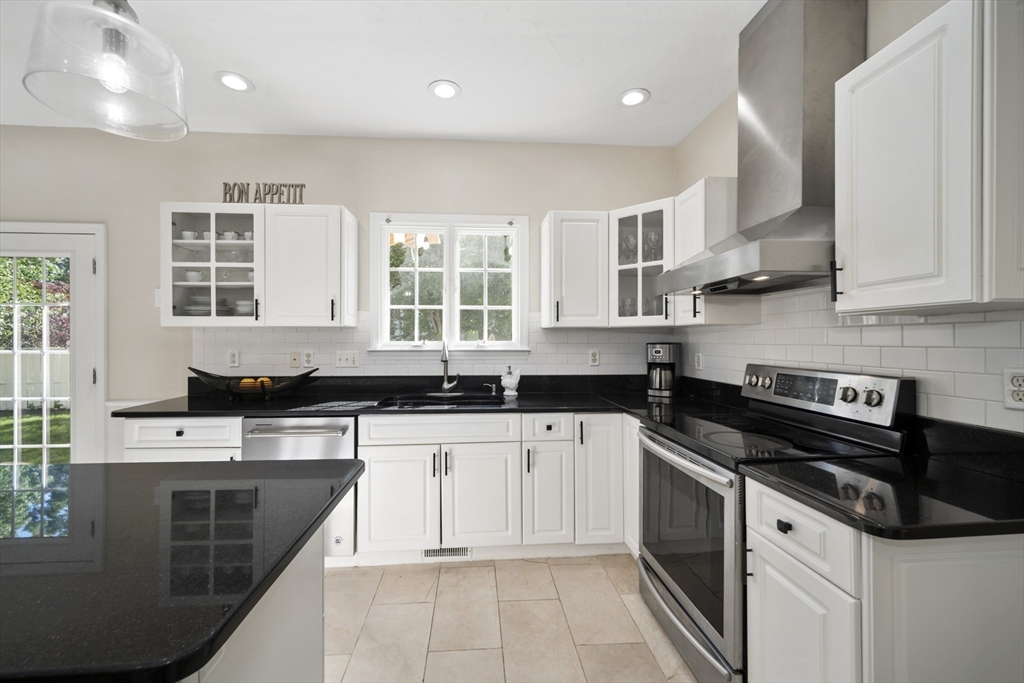 7 Muir Way Marlborough, MA 01752 - Photo 11 of 41
