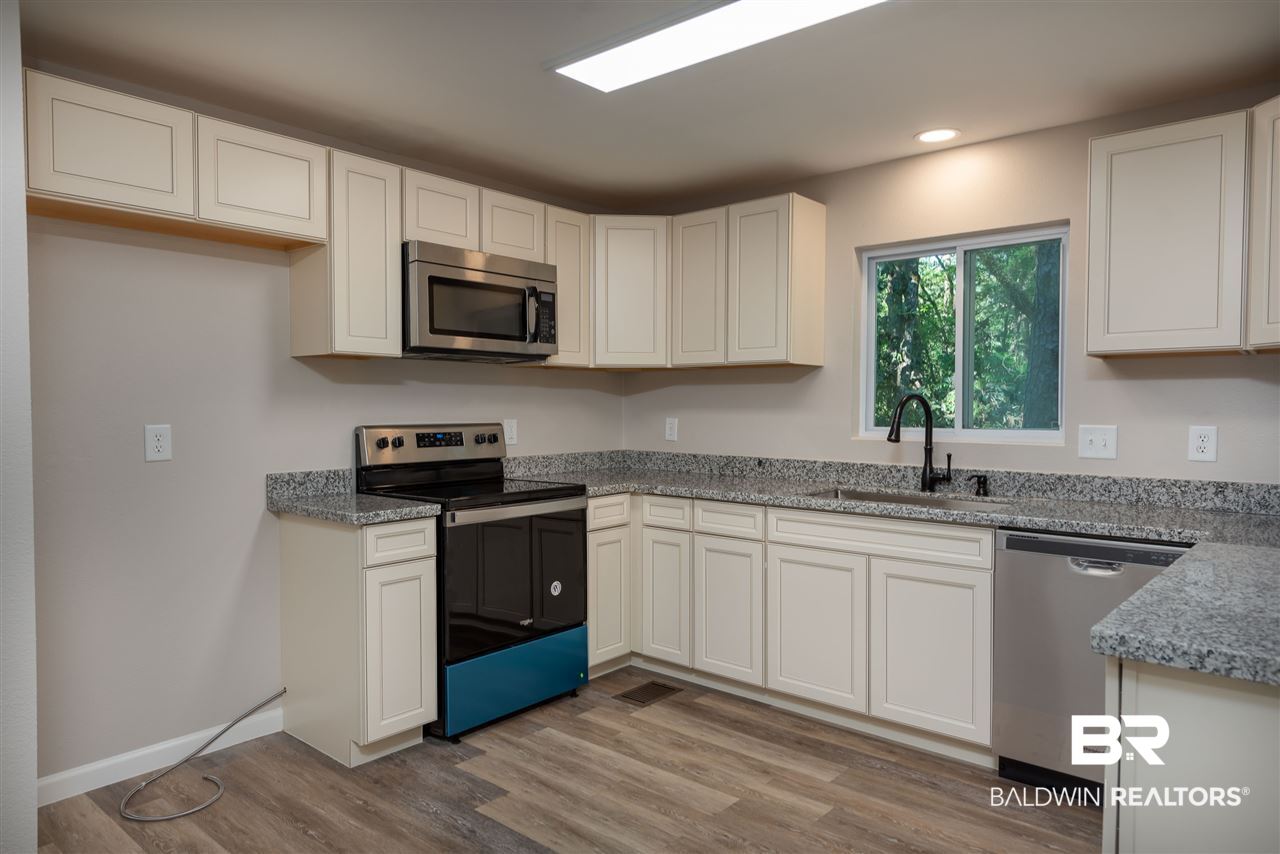 112 Montclair Place Daphne, AL 36526 - Photo 13 of 50