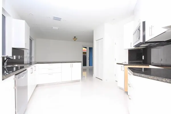 $5,000 | 15631 Southwest 11th Terrace, Miami, FL 33194